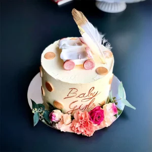 abytorte zur Babyshower mit floraler Dekoration – handgefertigt von Cake Artist Berlin